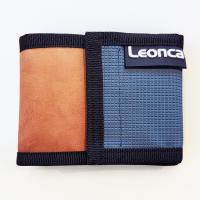 Wallet made of gymnastic mat
